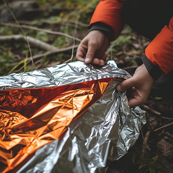 Survival Blanket Emergency Mylar Thermal Blankets, Portable Space Blankets Survival Camping Emergency Blankets. Suitability for Camping, Bug Out Bag, Survival, Hiking. (Orange)