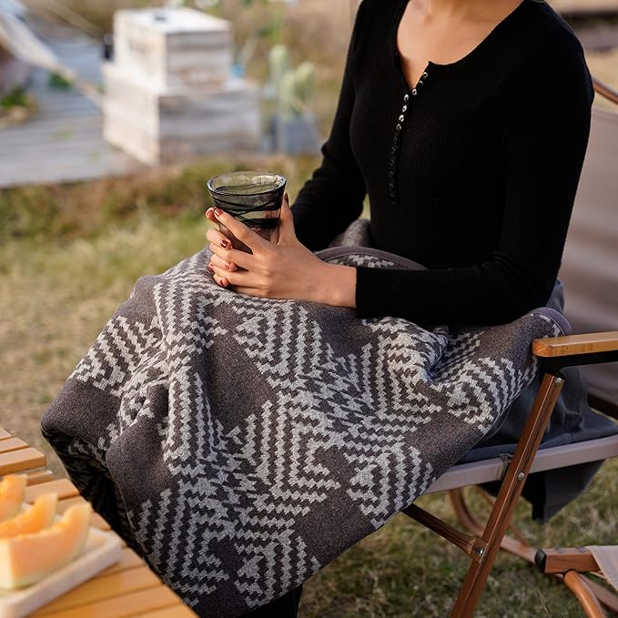 PuTian Merino Wool Blanket - 63" x 51" Thick Warm Soft Twin Bed Throw - Great for Camping, Outdoors, Travel, Car, Couch, All Seasons Houndstooth Grey