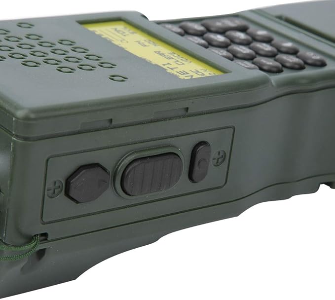 Dummy Radio Case Model, Talkie Model Shell Faux Walkie Scope No Real Function Durable Plastic Removable Headset Connector 2 Way Fitted Inside Cosplay Prop for Home Camping Outdoor Game Green