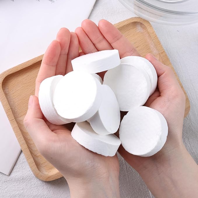 MCPINKY 40PCS Compressed Towel, Face Wash Towel Compressed Travel Towels Disposable Compressed Bath Towel, Thickened and Defecated for Camping Hiking Face Washing 11.8 x 23.6inch After Expansion